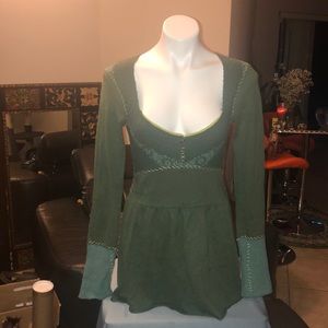 Green sweater 👗 dress .